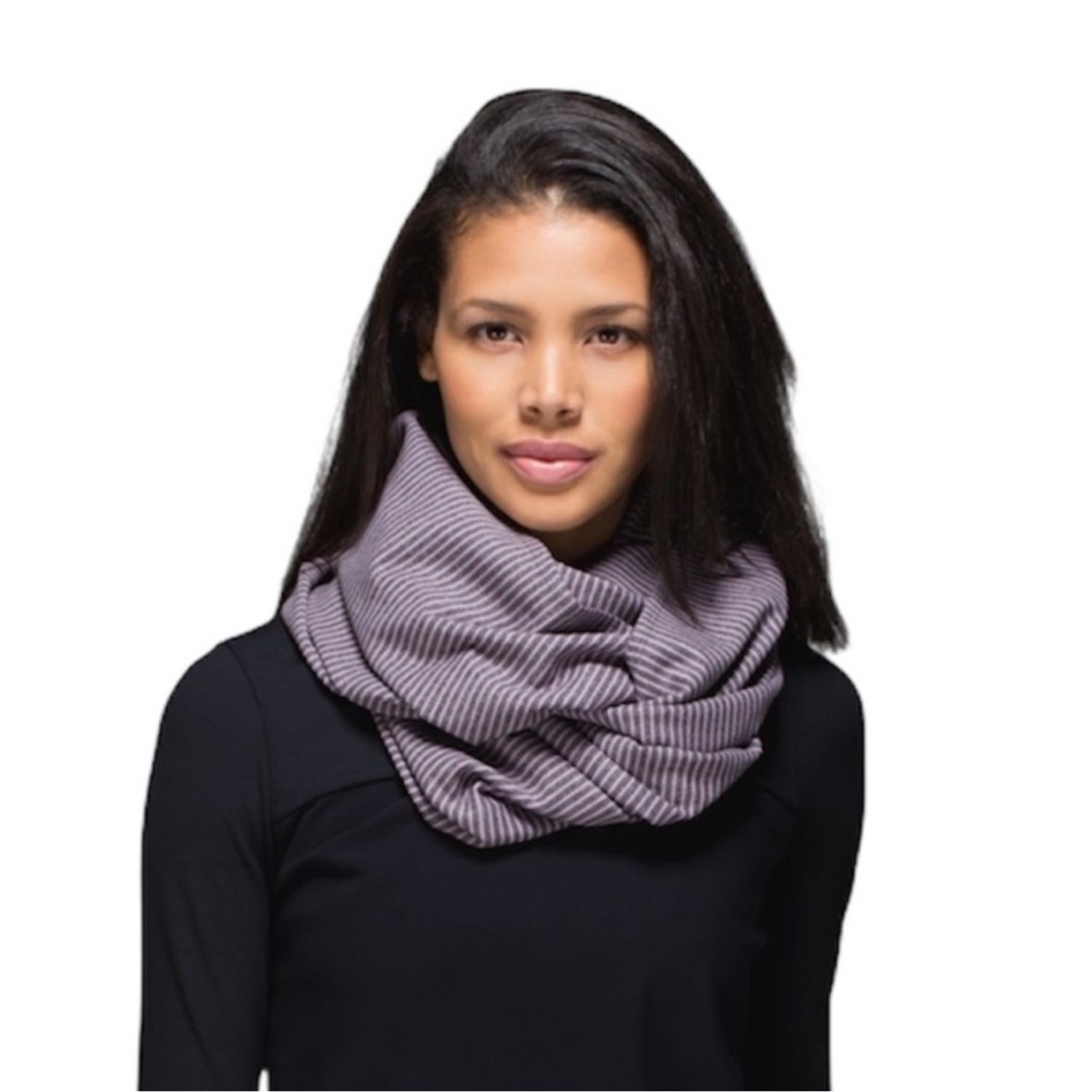 Lululemon Vinyasa convertible multi-use snap closure purple striped yoga scarf